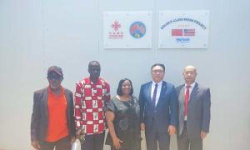 中国驻利比里亚使馆向利政府捐赠一所光伏电子教室,由中企承建