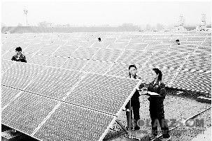 高碑店首个屋顶太阳能发电站投入使用 