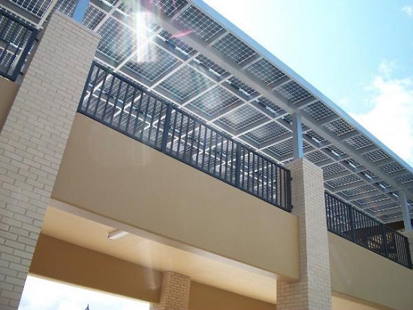 SPI 2013系列报道: 松下展示定制双面HIT组件