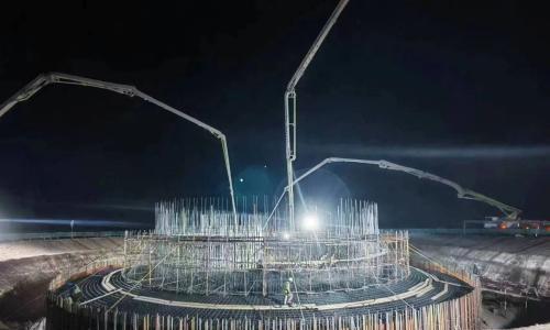 世界单期最大"光(热)储"一体化基地项目吸热塔基础浇筑完成