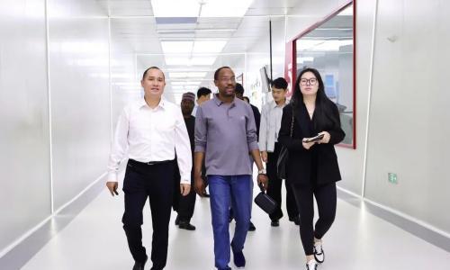 尼日利亚卡杜纳州政府官员一行到访润马光能,共商光伏合作发展新机遇