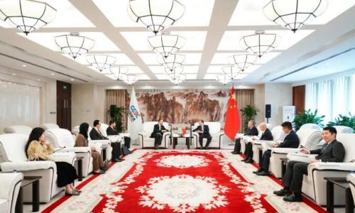 乔旭斌会见阿曼水电采购公司董事长Ahmed Al Subhi