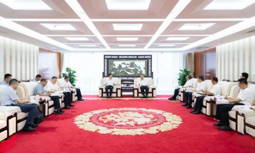 在新能源开发等方面加大合作力度!叶向东与湖北黄石市委书记郄英才举行会谈