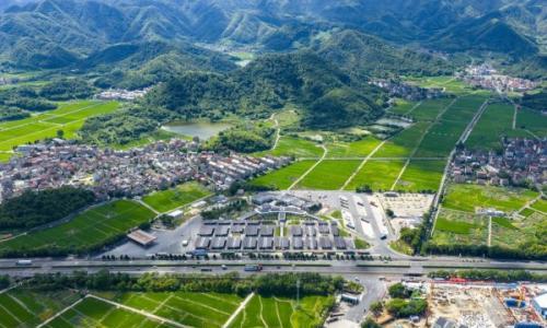 全国最大规模高速公路光储充一体化智慧充电站建成投!