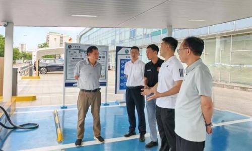 韶关市能源协会执行会长黎有锡一行参观学习韶关首个光储充超级充电示范站