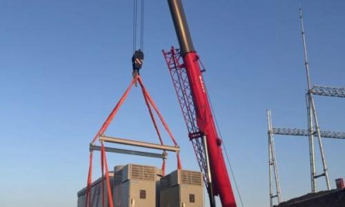 甘肃庆阳50MW/100MWh储能电站项目全部设备吊装完成