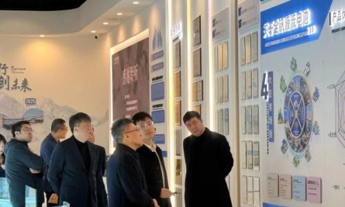 中国光大银行沈阳分行行长周鹏一行莅临恒久安泰参观考察