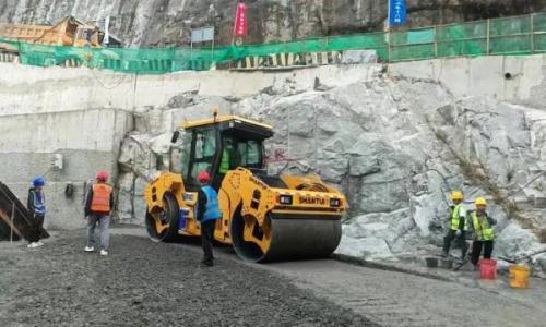 广东惠州中洞抽水蓄能电站下水库大坝进入碾压混凝土主体施工阶段