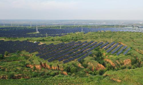 "煤海"焕新 "风光"无限--内蒙古能源革命的破局与远征