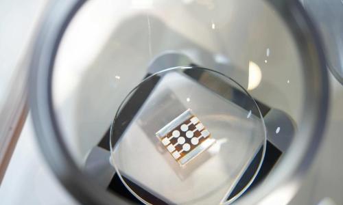 "单晶钙钛矿太阳能电池"项目获第十四届中国创新创业大赛优秀奖