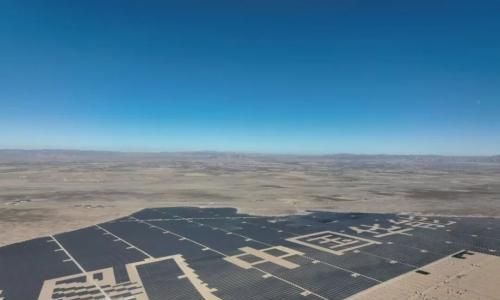 我国首个沙地光伏开发与生态融合再添西北院方案