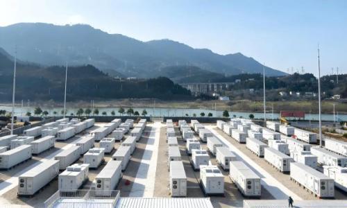 全国最大用户侧储能项目并网!鹏辉能源&四川中孚打造绿色水电铝标杆项目