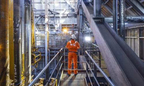 SLB获印尼Tangkulo深水开发项目的多项海上钻井合同