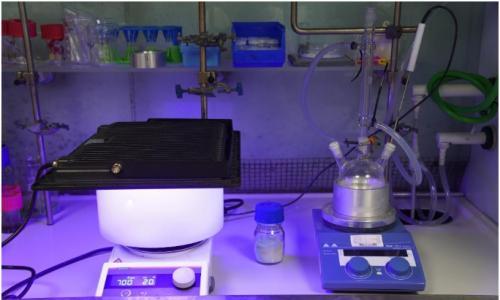 太阳能反应堆将废塑料转化为氢气