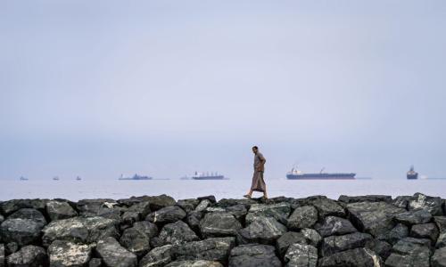 中东战火难休,全球重审能源安全|《财经》封面