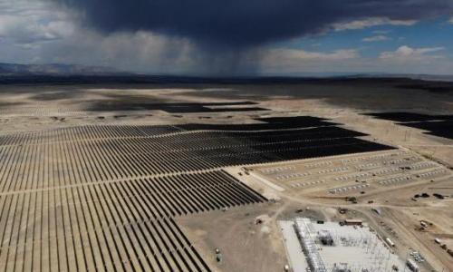英媒: 中方正考虑限制向美国出口先进太阳能制造设备 影响美企电力投资