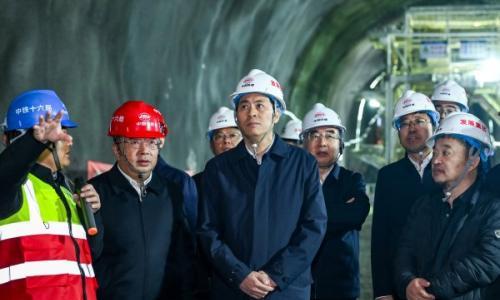 中国铁建总裁、党委副书记裴岷山与乌兰察布市委书记周凯举行会谈并调研压缩空气储能项目