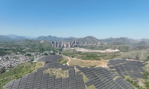 河北顺平光伏发电项目Ⅰ标段首批方阵成功并网发电