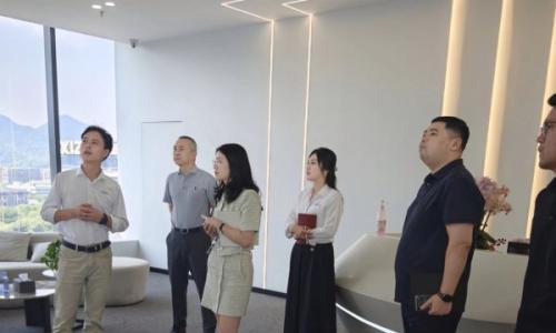 金投资本董事长吴秀丽一行莅临博时储能考察指导