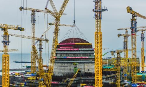 中广核福建宁德核电5号机组穹顶吊装成功